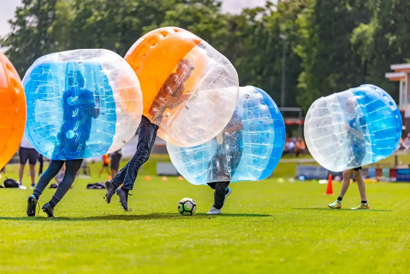 Bubbelvoetbal event van WePlay United