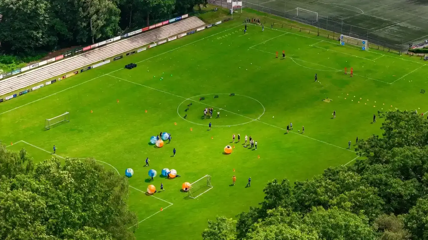 Bubbelvoetbal voor kinderfeestjes - veilig en leuk