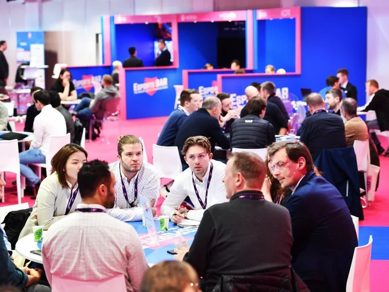 Joran en collega op de esports conferentie in Cannes 2019