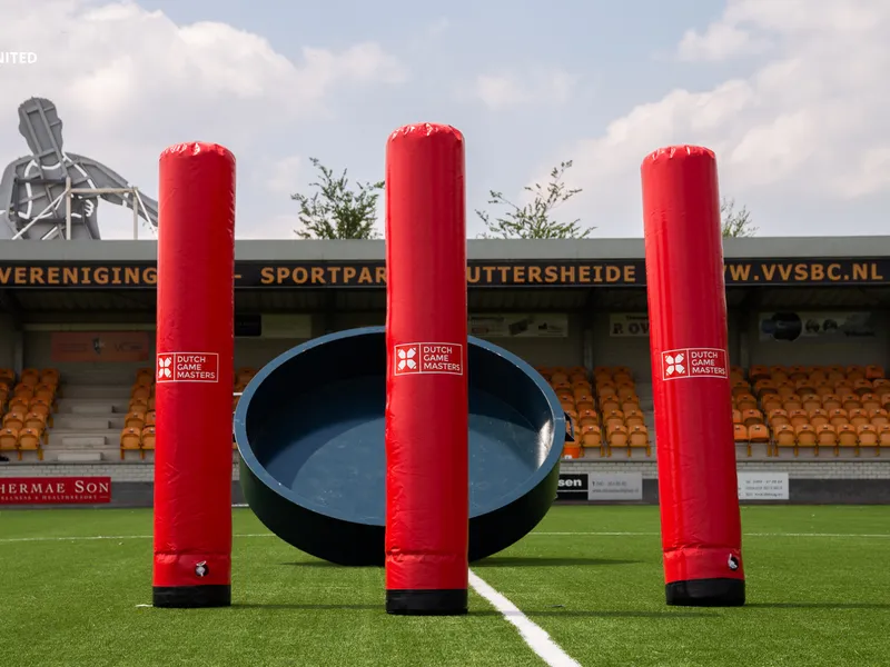 Dutch Game Masters skill game opgesteld op een voetbalveld