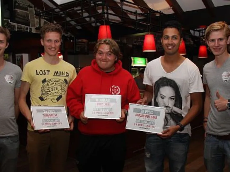 Luc en Wesley als eventmanagers bij het eerste FIFA-toernooi bij RKDEO in Nootdorp