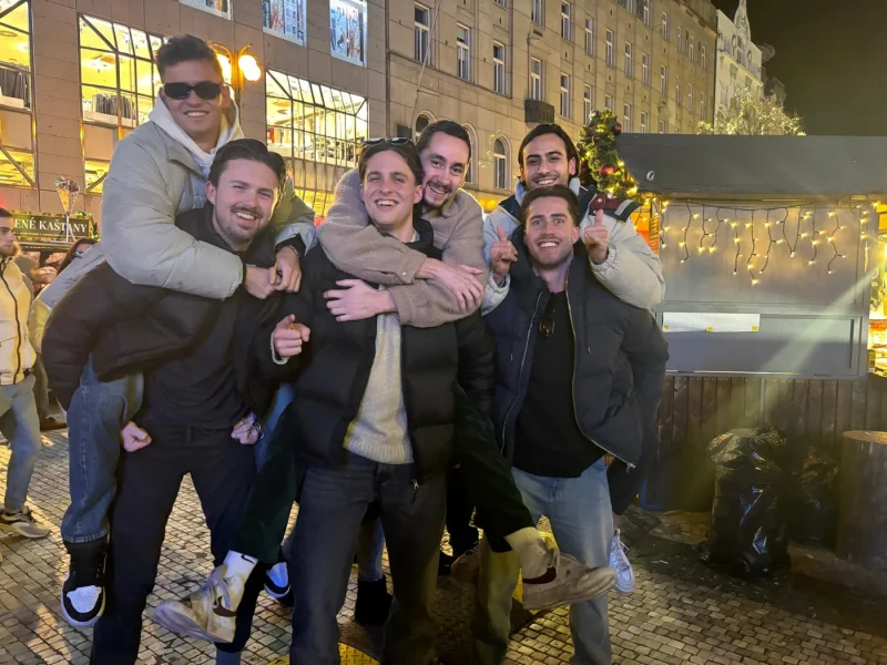 WePlay sales team op incentive reis naar Praag