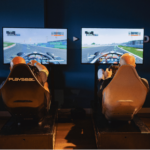 Formule 1 simulator tijdens bedrijfsfeest Azerion